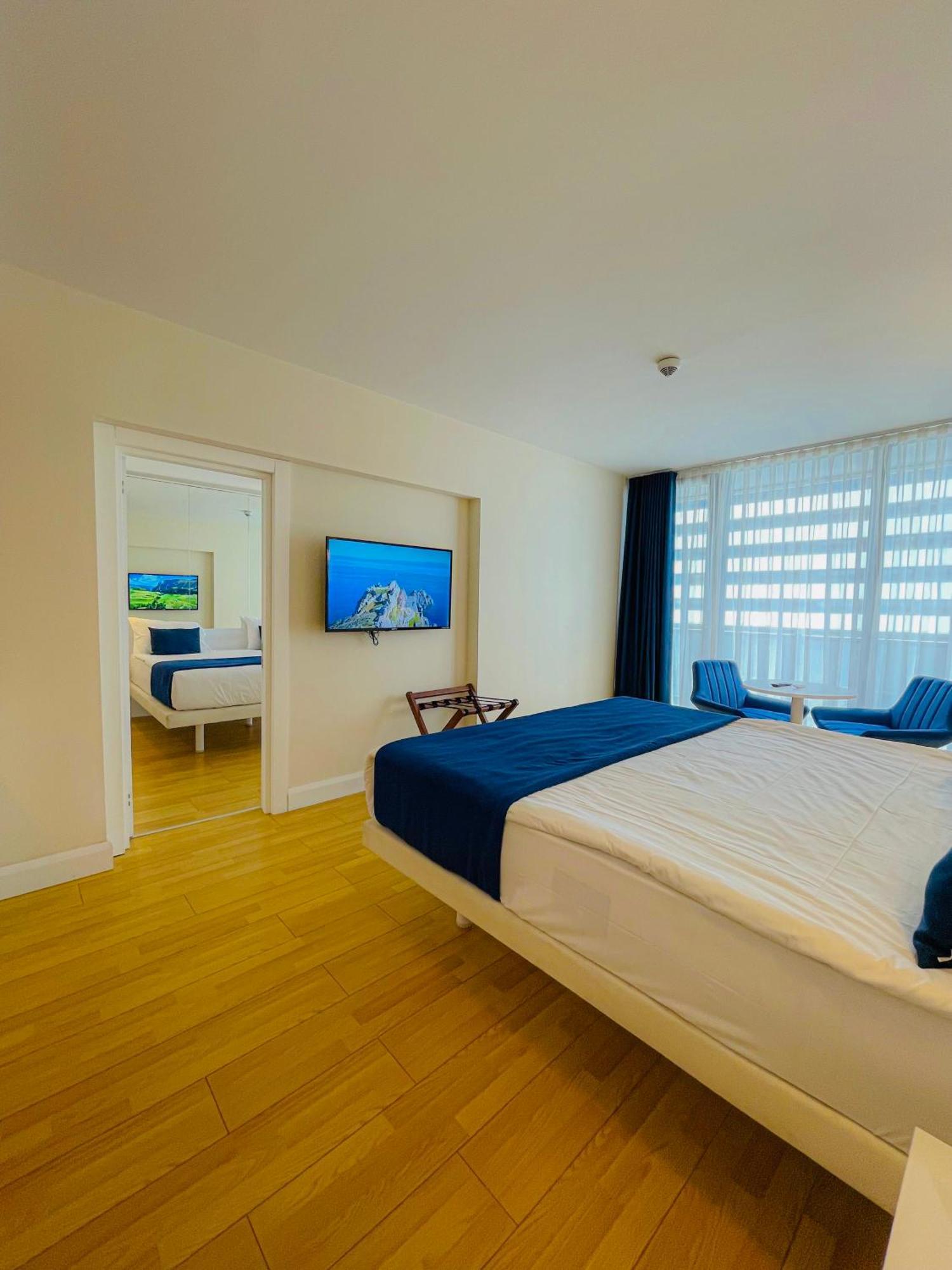 Luxury Batumi Hotel Exterior foto