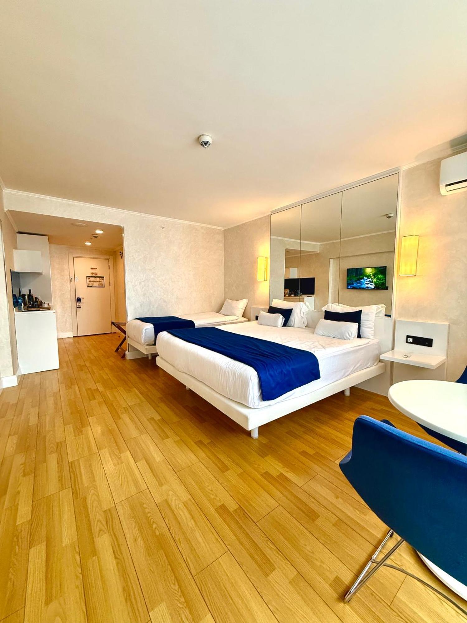Luxury Batumi Hotel Exterior foto
