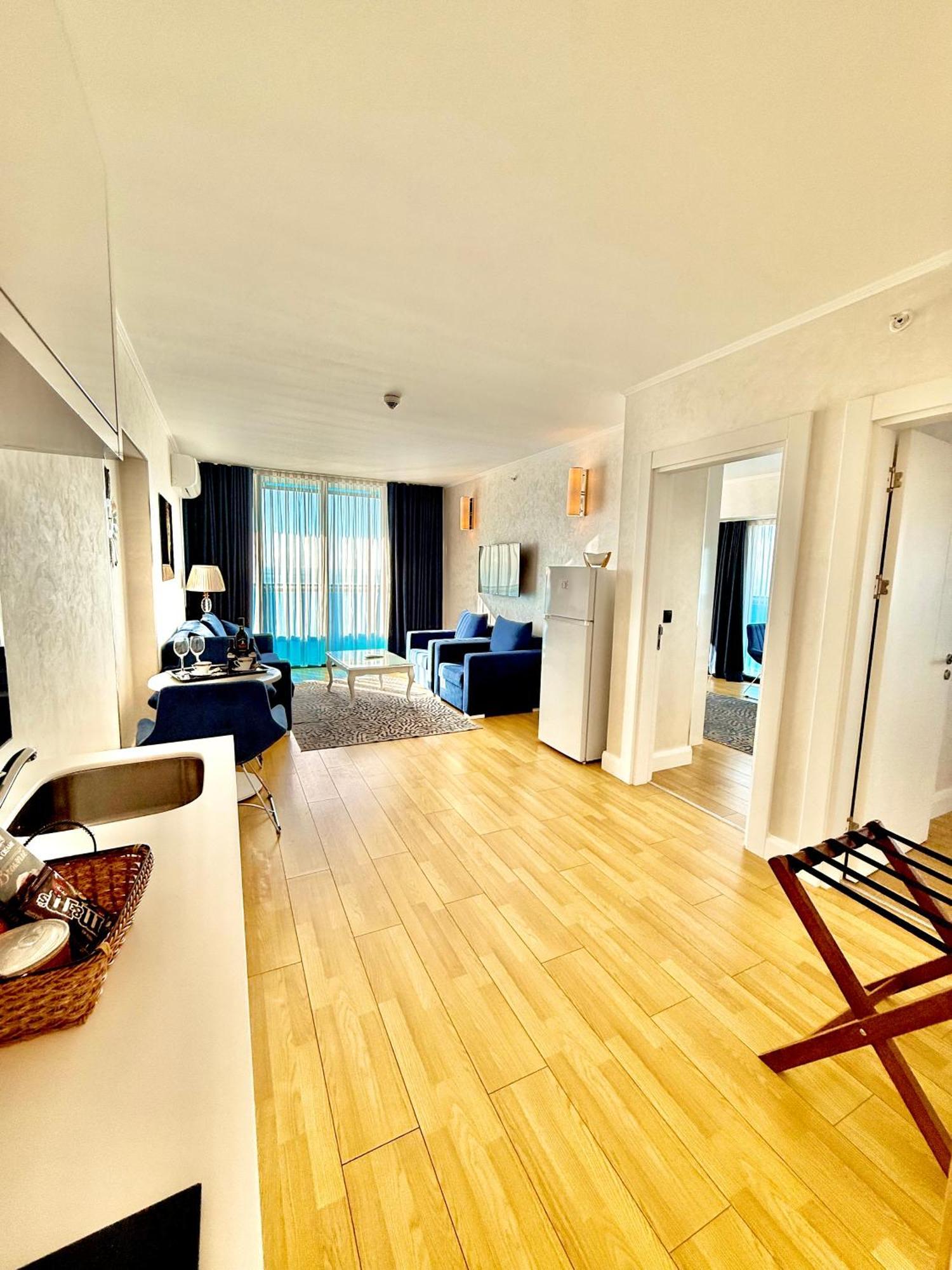 Luxury Batumi Hotel Exterior foto